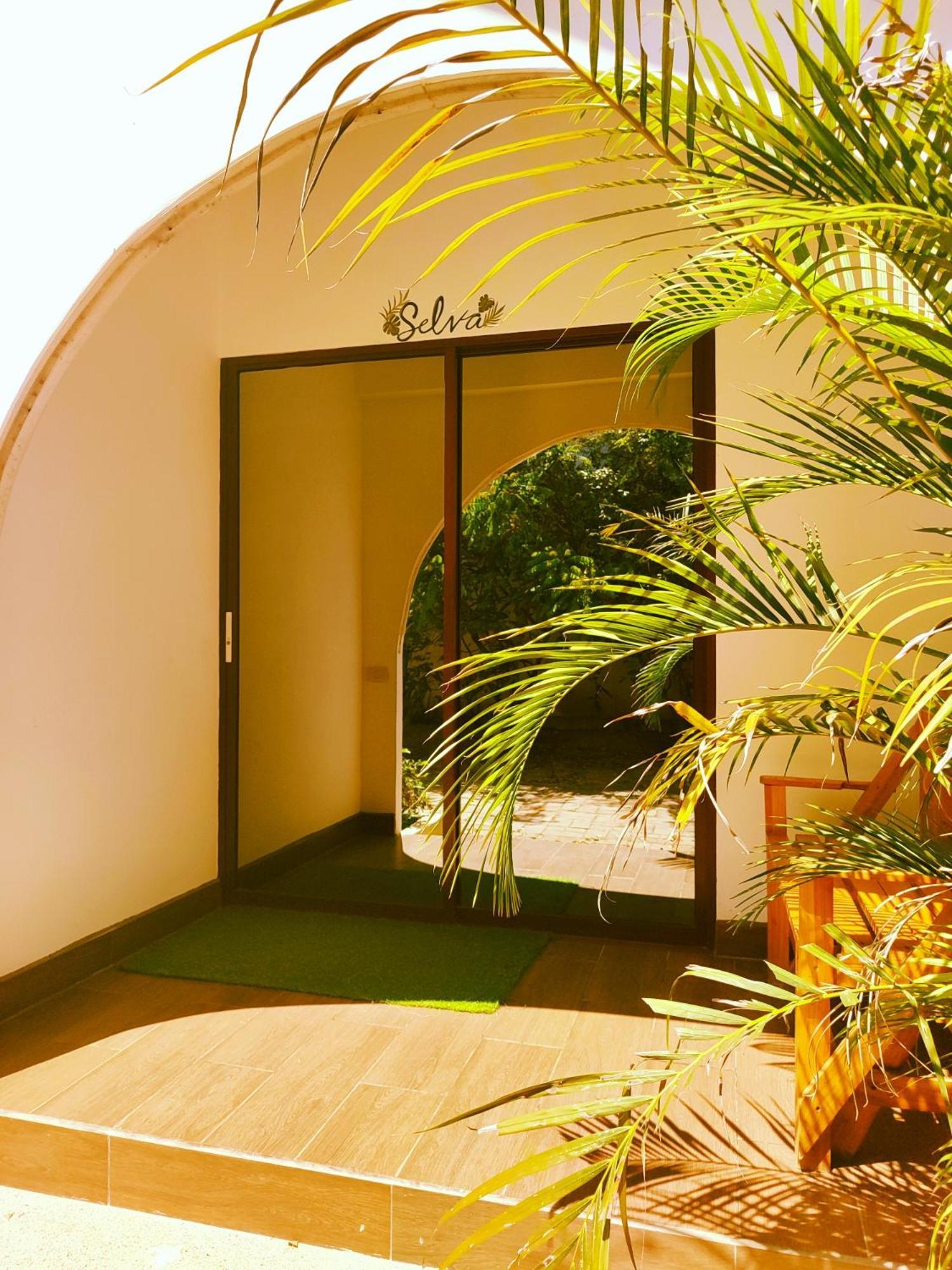 Hotel Cafe Madame Puerto López Exteriér fotografie