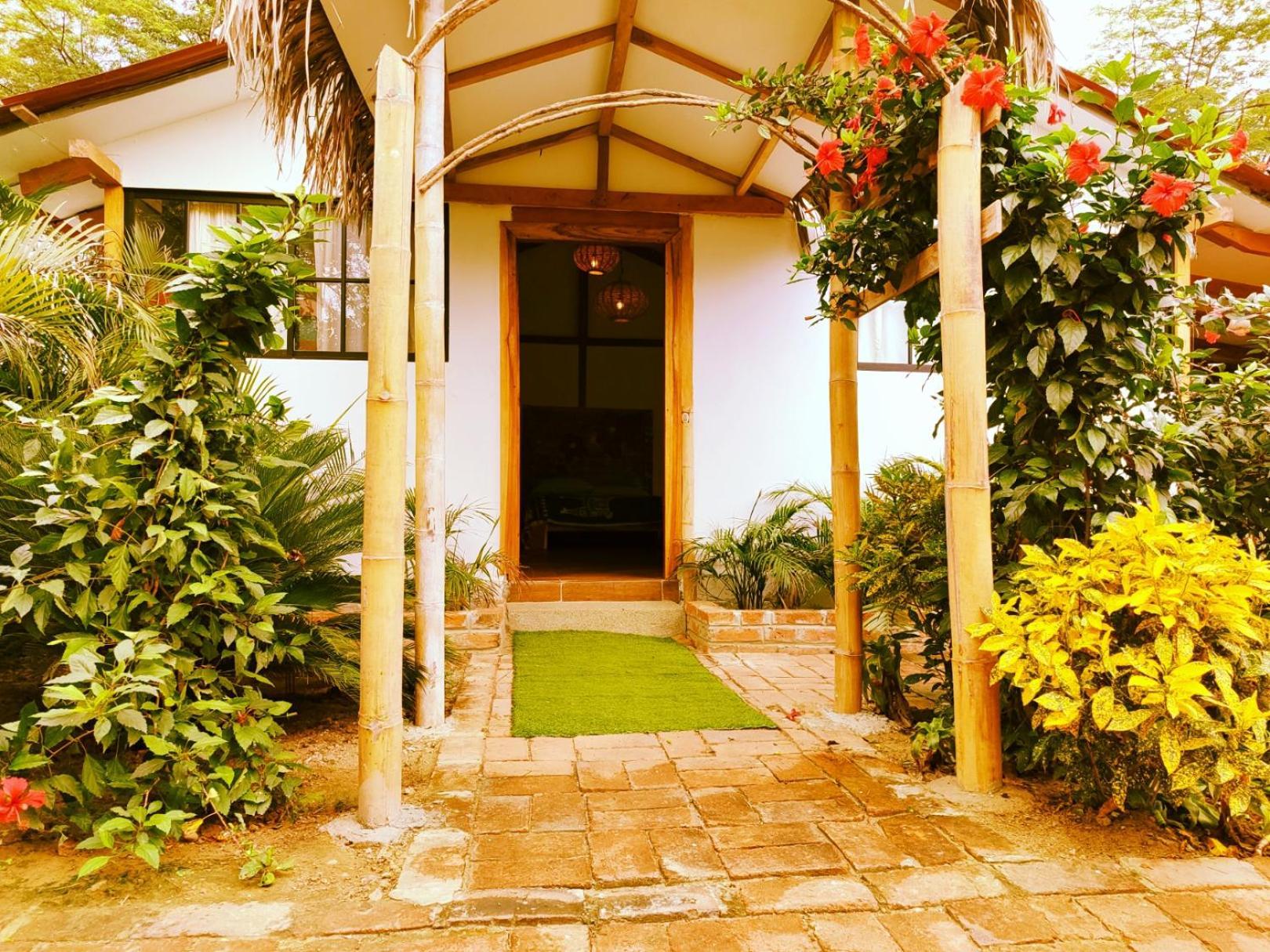 Hotel Cafe Madame Puerto López Exteriér fotografie